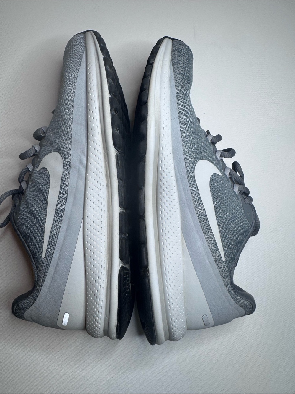 Nike Zoom Vomero Women’s Grey Running Shoes - Lightweight Comfort